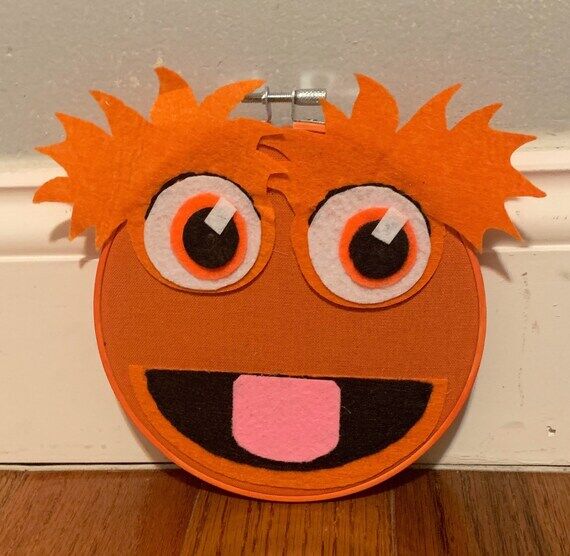 Large Gritty Face...