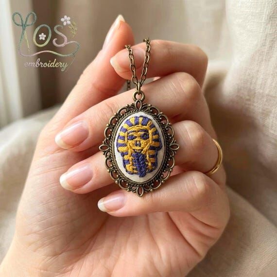 Hand-Embroidered King Tutankhamun Necklace & ...