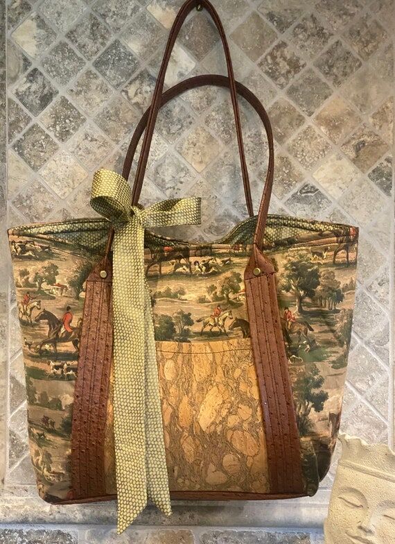 Handmade Horse Hunt Scene Tote Bag: Pebble Co...