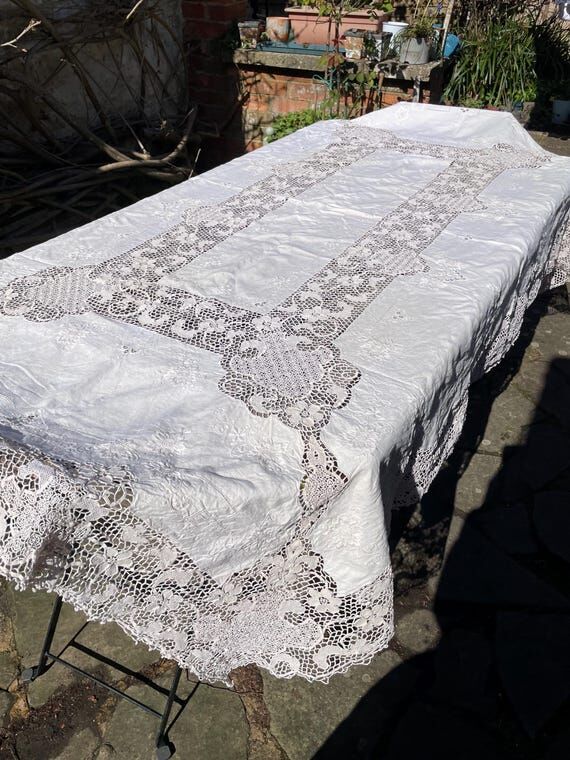 Vintage linen tablecloth with Irish crochet l...