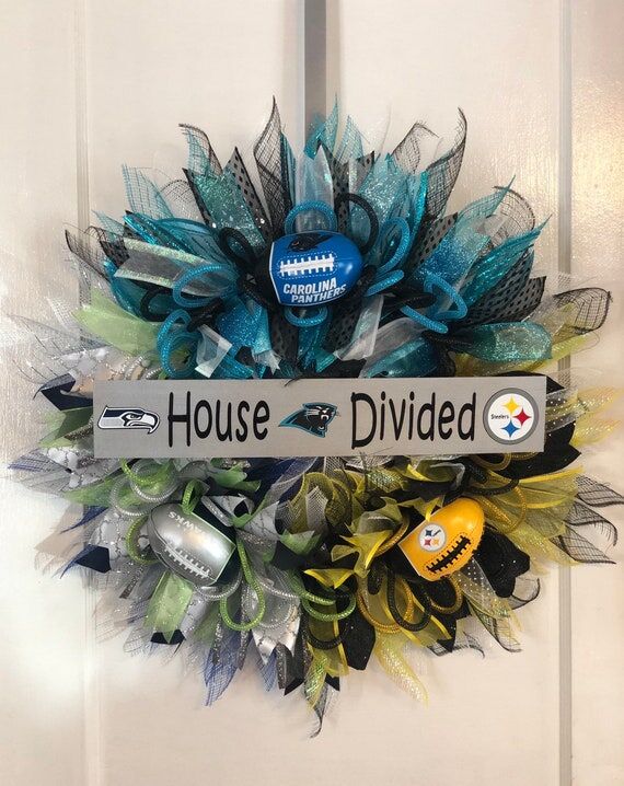 3 Team House Divided Wreath...