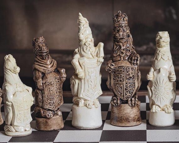Queen’s Beasts Chess Pieces Large Heraldic ...