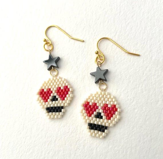 Heart Eyes Skull Dangle Earrings | Seed Bead ...
