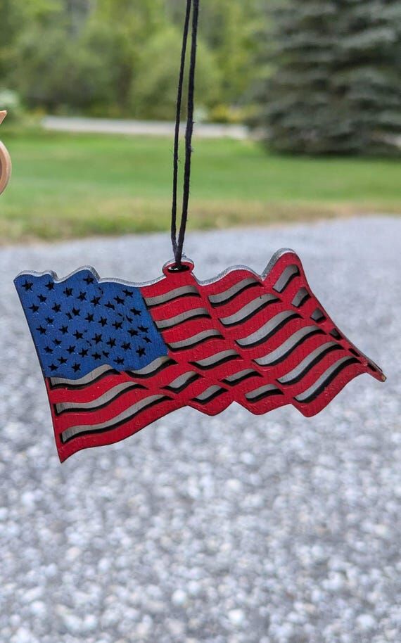 3D layered Wavy USA Flag Ornament, handmade i...