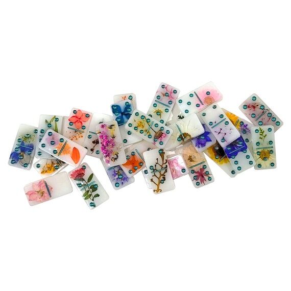 Handmade Resin Art Dried Pressed Flowers Whit...