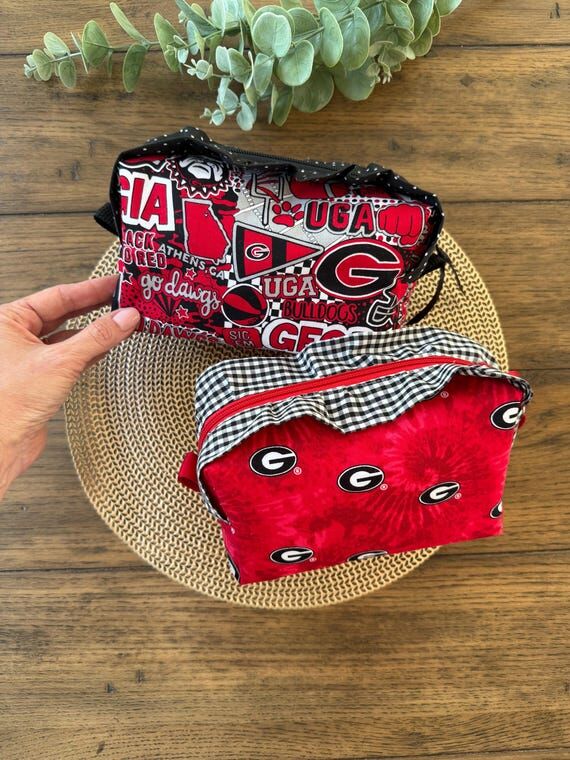 Ruffle Makeup Bag: Handmade College themed Co...