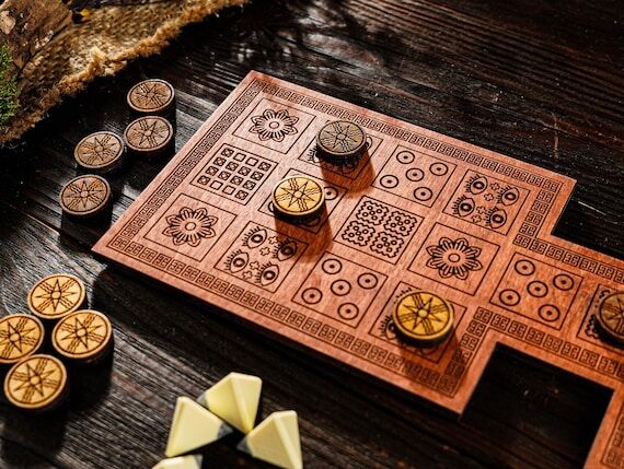 The Royal Game of Ur, Game of Ur replica, Mes...