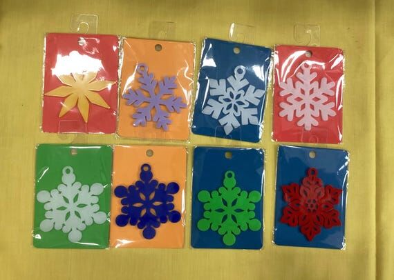Random Set of 5 Snowflake Style Acrylic Chris...