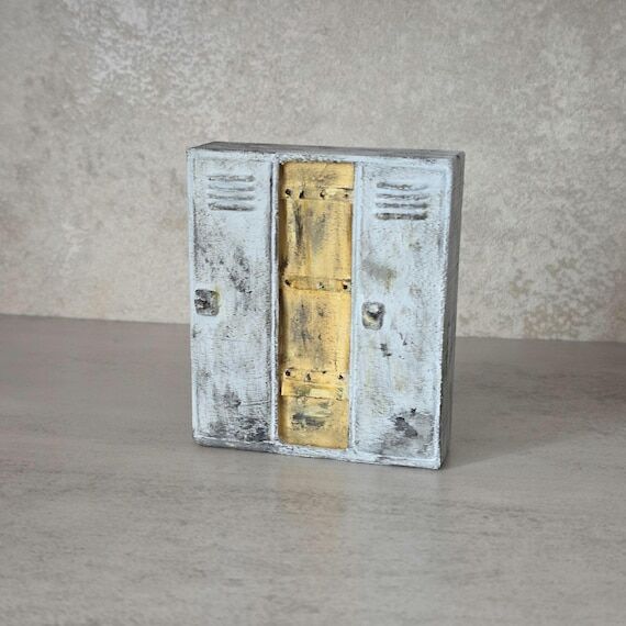 Rust Locker – Handmade Game Decor, Mini Bas...