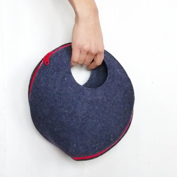 POPUP BAG a 3D bag made from a single felt sh...