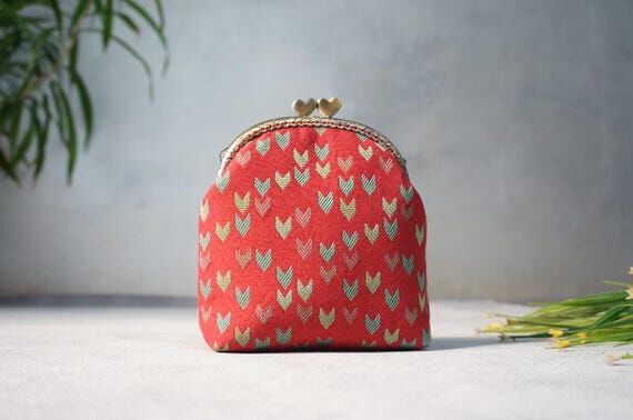 Handmade Red Floral Kisslock Cosmetic Pouch ...