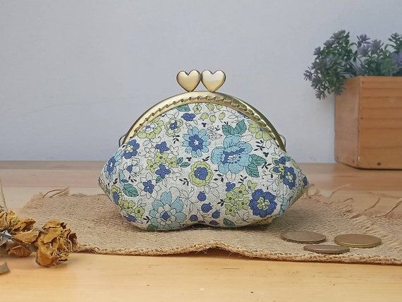 Kisslock Japan linen Coin Purse, Blue Floral ...