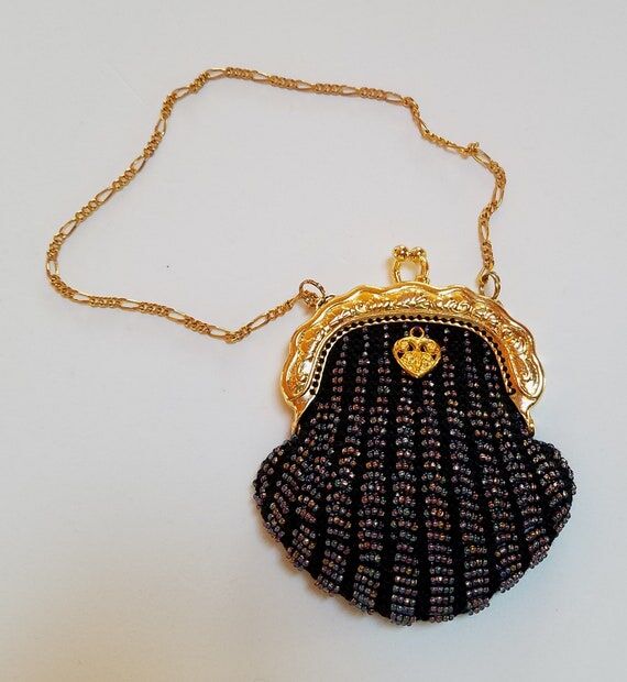 The "Victoria" doll purse, child's ...