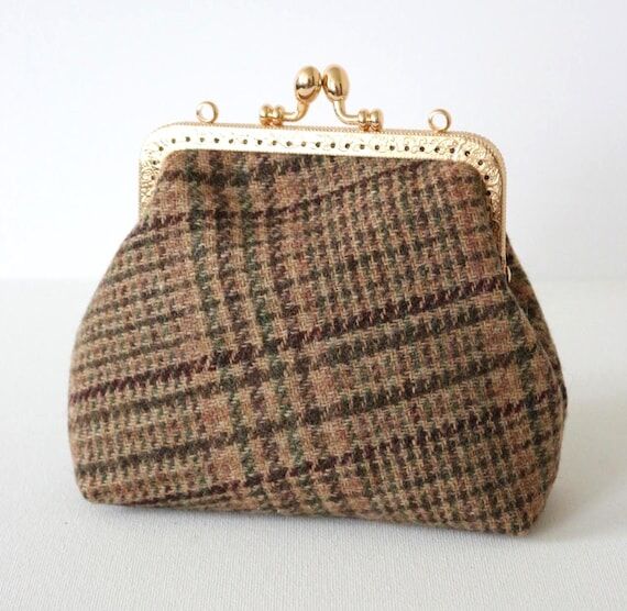 Tweed bag with Kisslock clasp Metal frame Tar...