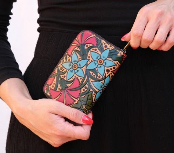 Handmade Tooled Leather Wallet zip around, Cu...