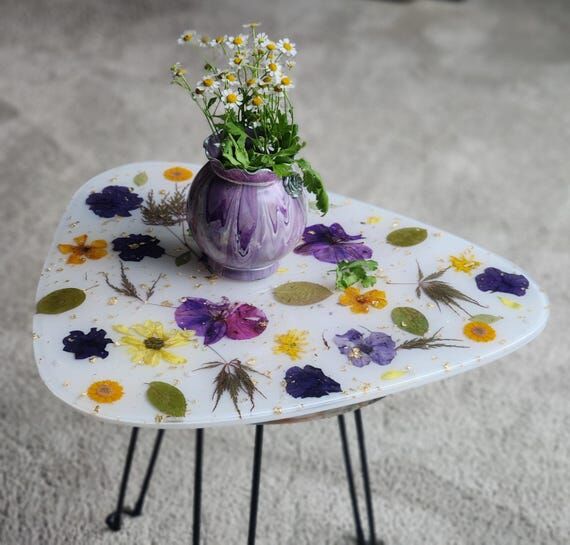 Resin Coffee Table with Real Flowers, Handmad...