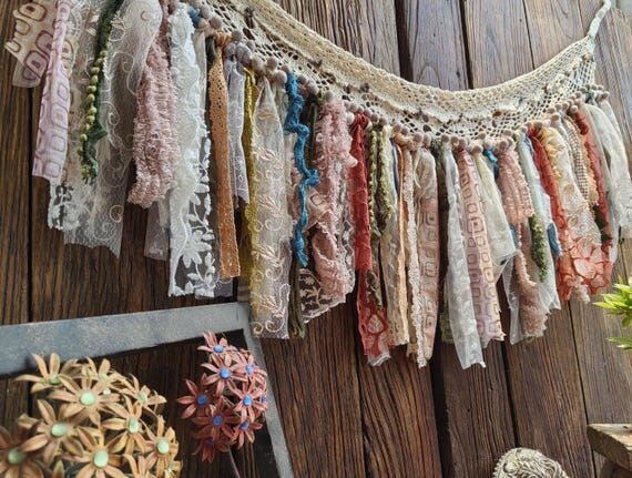 Handmade 36“ wide Wildflower Crochet Weddin...