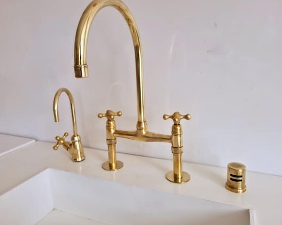 Farmhouse Brass Kitchen Faucet – Unlacquere...