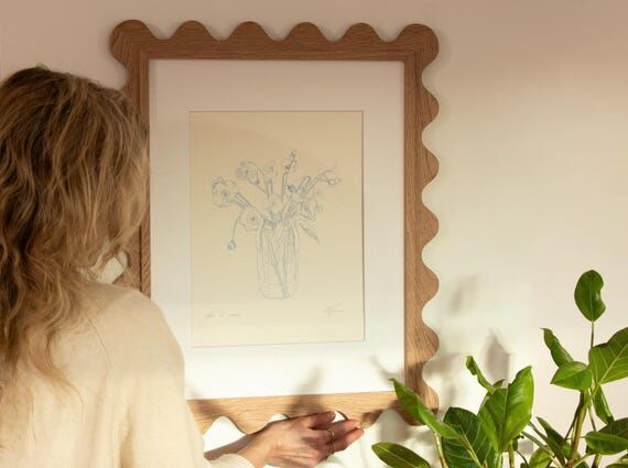 Scalloped Oak Wood Picture Frame: Elegant Nur...