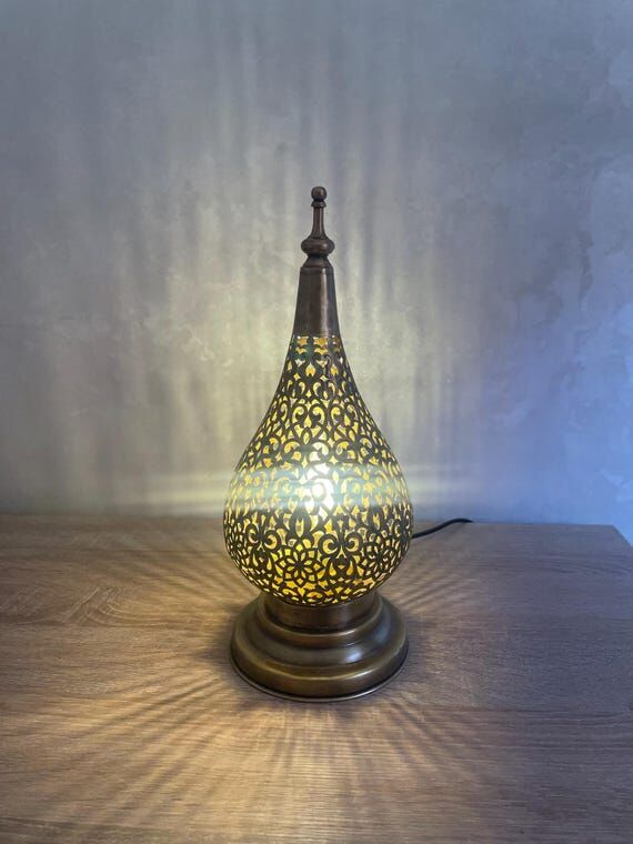 Elegant Moroccan Brass Table Lamp – Handcra...