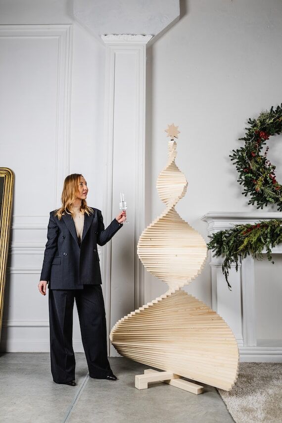 Beige indoor christmas tree, large pallet chr...