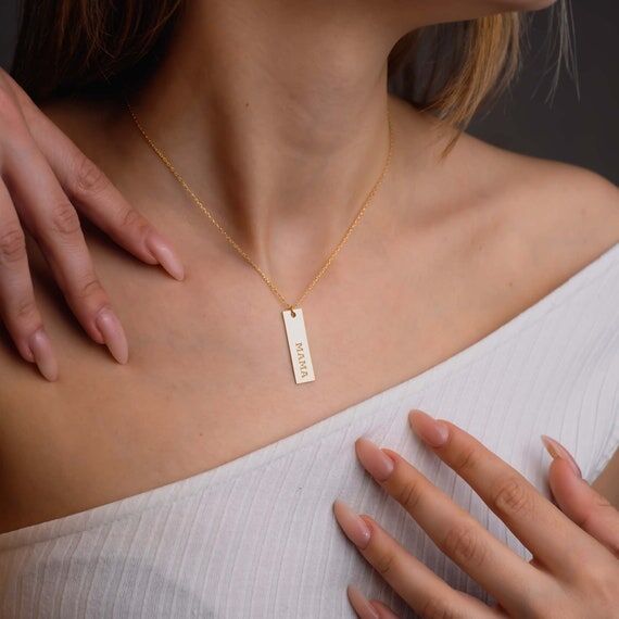 Vertical Custom Name Necklace, Dainty Name Pe...