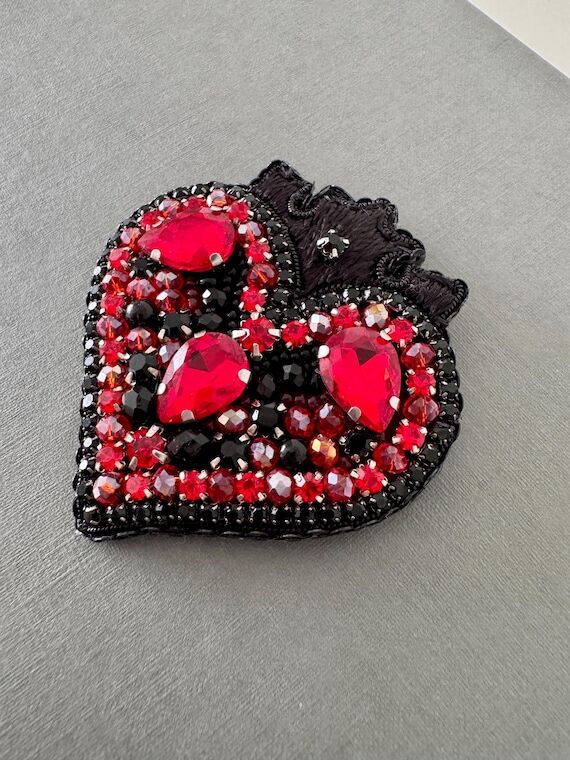 Crystal brooch, Beaded Heart Brooch, Hand emb...