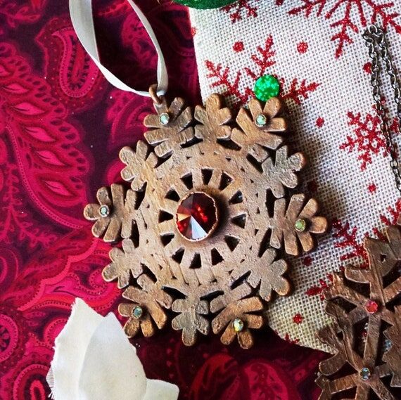 Handmade Snowflake Christmas Ornaments, Red S...