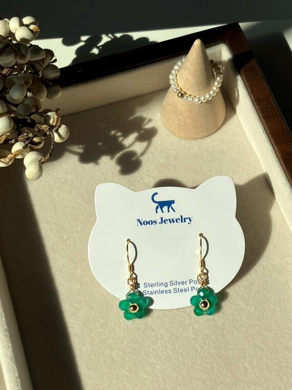 Birthstone flower beaded earrings gold, Cryst...