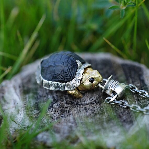 Handmade Dark Jade Turtle Pendant: Black Agat...