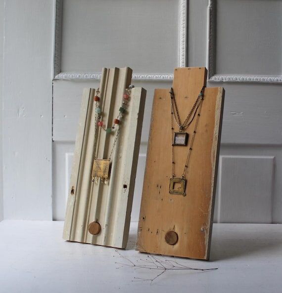 ONE Reversible Necklace Display Bust - Fluted...