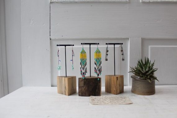 ONE Earring Display T Stand - Live Edge Spalt...