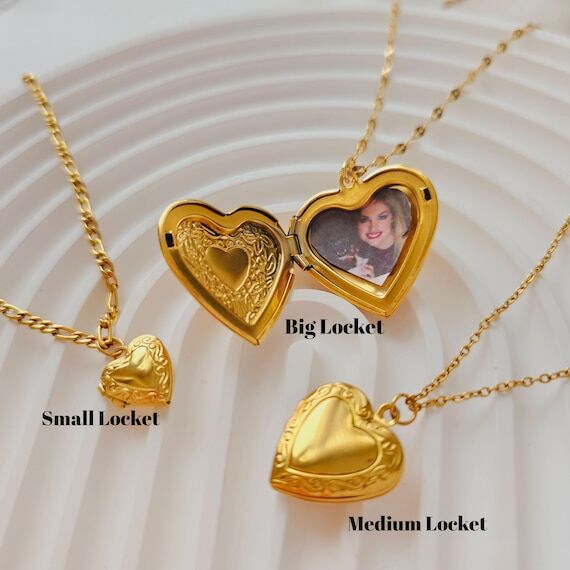 18k Gold Heart Locket Necklace: Personalized ...