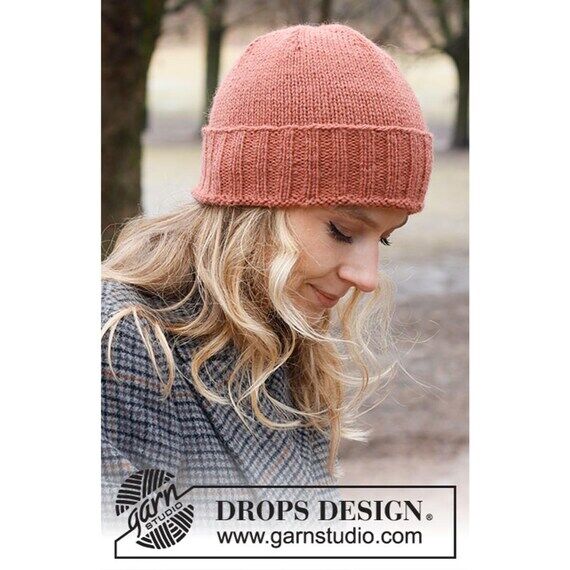 Hand-Knitted Alpaca Wool Beanie - Women's Win...
