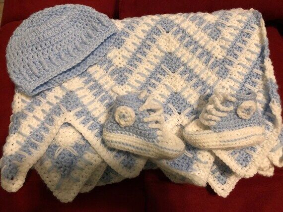Handmade Crochet Baby Blanket Gift Set: Beani...