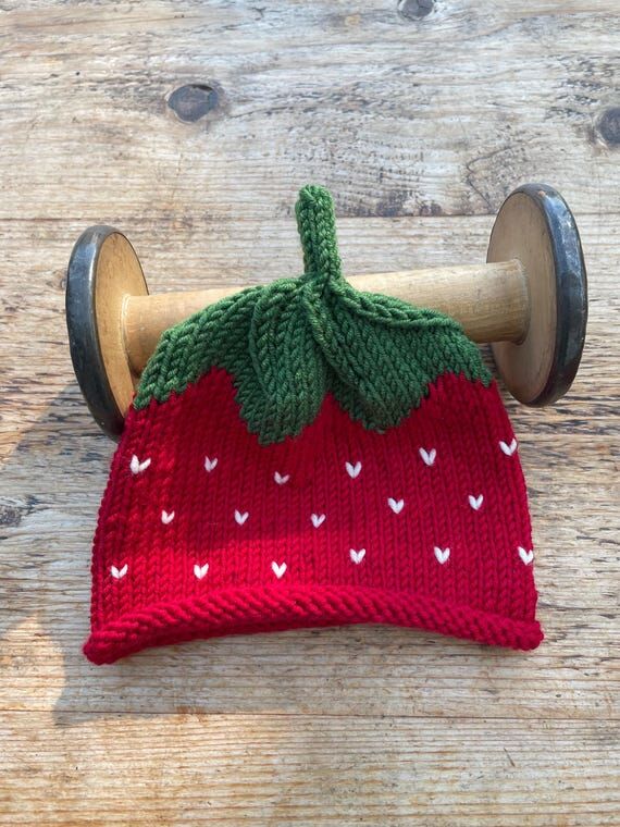 STRAWBERRY HAT - Red - Pure Merino Wool...