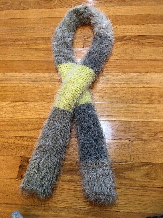 Handmade Knit Scarf (grey ,yellow)...