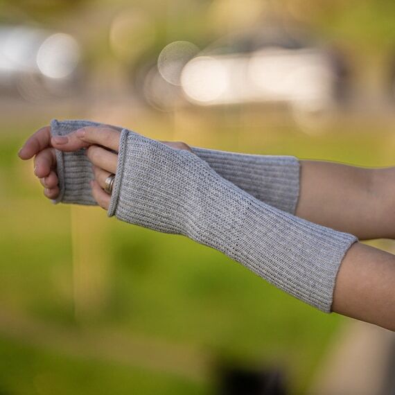 Grey cashmere fingerless gloves, merino wool ...