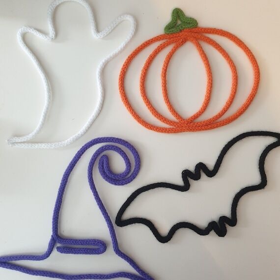 Knitted Wire Halloween Decor Set: Handmade Pu...