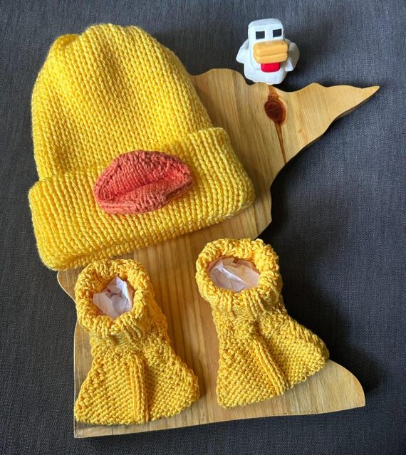 Duck Baby Gift Set with 3D-Beak Hat and webbe...