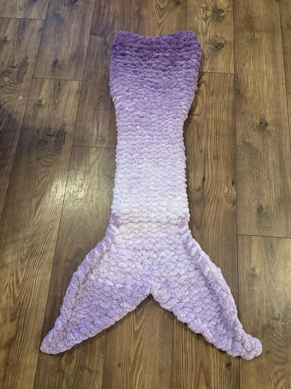 Mermaid Sleeping Bag Tutorial | Finger Knitti...