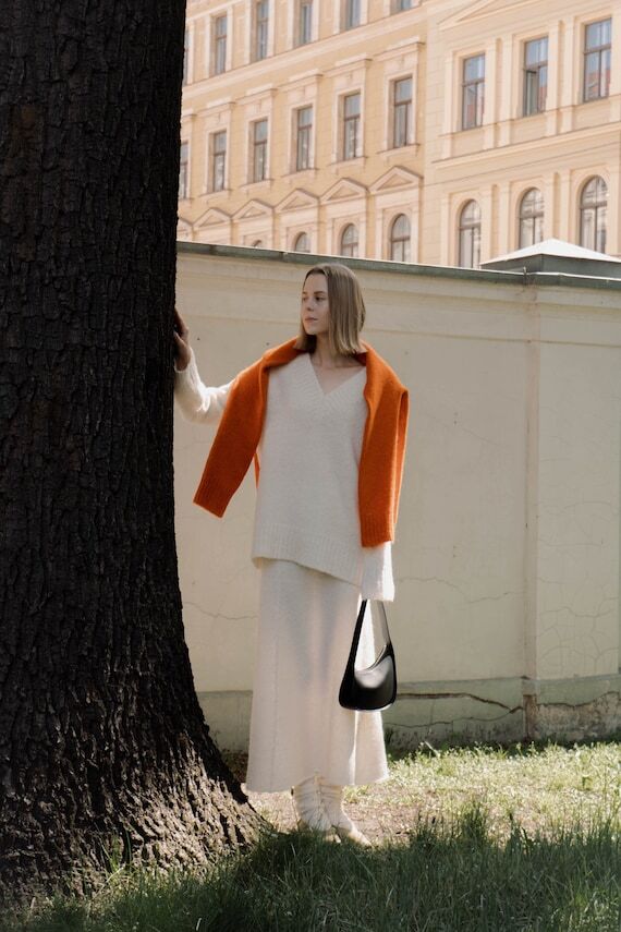 Handmade Alpaca Blend V-Neck Pullover: Women'...
