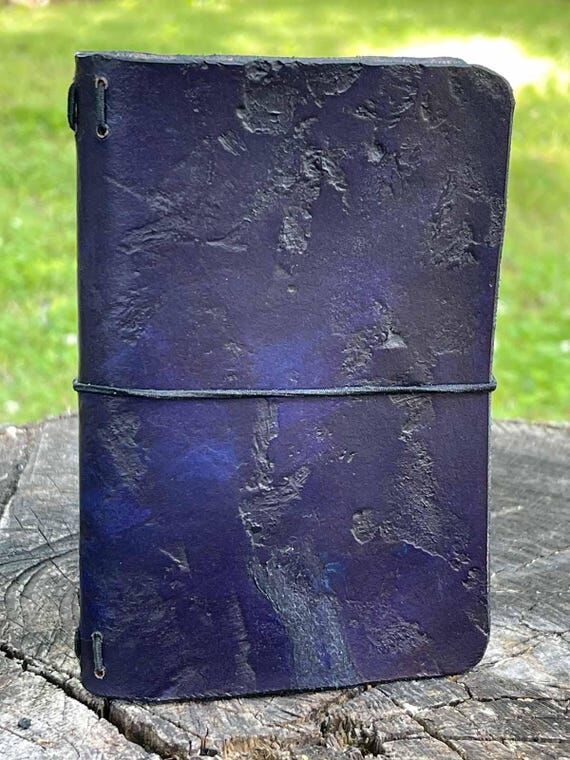 Handmade Leather Traveler’s Notebook – Da...