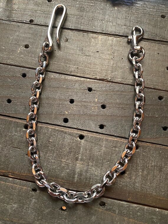 Silver chain/hook (for chain wallet)...