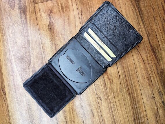 Leather Bi-Fold Badge Wallet: Police & Law En...