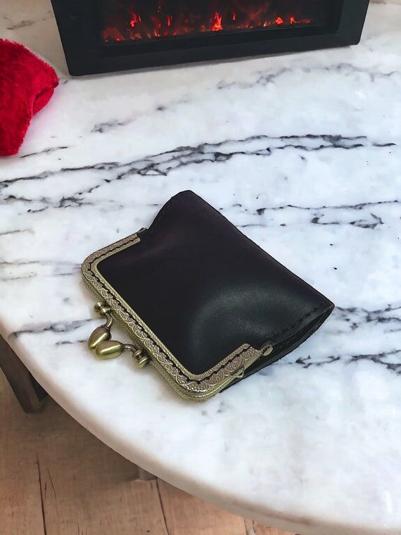 HANDMADE Small Leather Black Old Kiss lock Wa...
