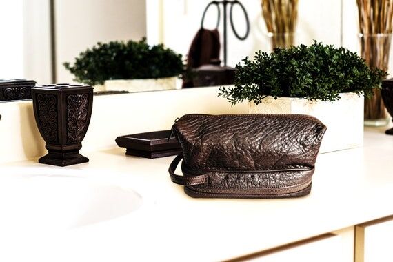 Leather Dopp/Travel Kit DP-101...