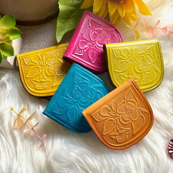 Embossed Floral Leather Coin Purse: Vintage S...