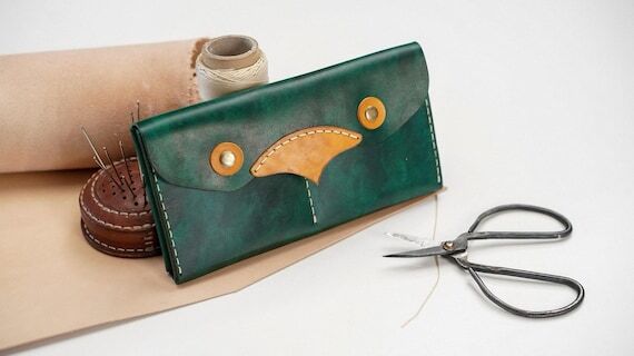 Hand-Tooled Leather Bird Wallet – Unique Gr...