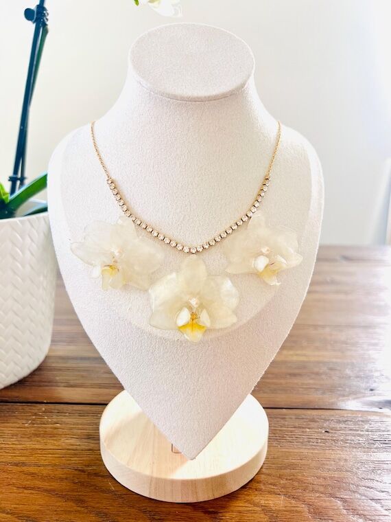 Preserved mini Orchids & Zirconia Necklace...